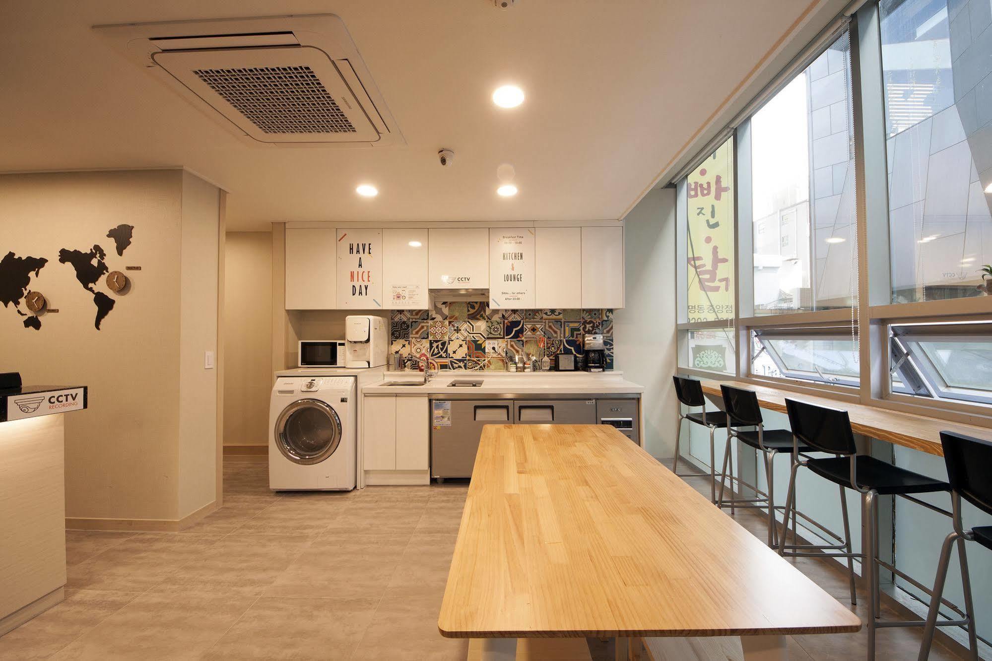 Oyo Hostel Myeongdong 1 Seoul Exterior photo